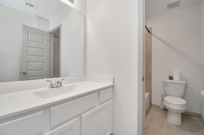 Building Photo - 8726 Marina Alto Ln