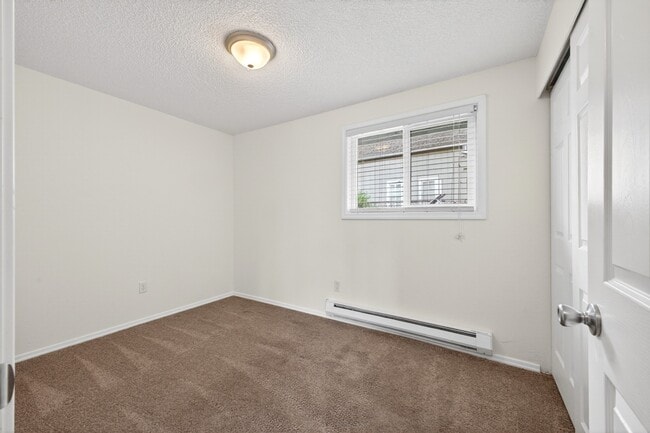 Building Photo - Cute 2 bedroom Near Downtown Tacoma & I-5