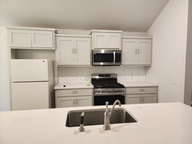 Building Photo - 4617 Emerald Knoll Rd