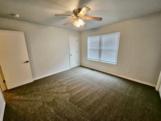 Building Photo - Great 2 bedroom condo in Old Colorado City!