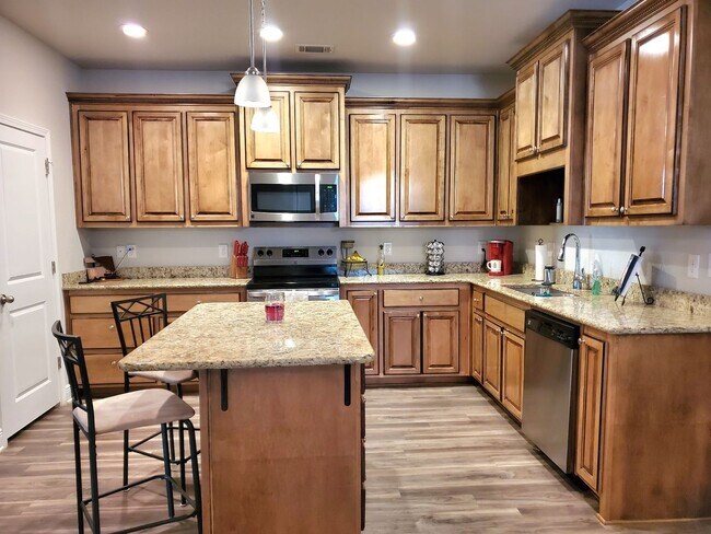 Building Photo - WOW! Incredible 3/2 Open Floor Plan home located in Desired Millview Estates III Subdivision.