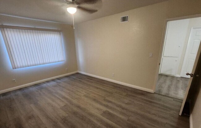 Building Photo - 642 Lemar Park Dr