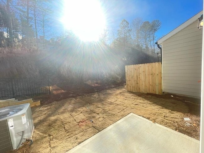 Building Photo - 373 Timberland Ave