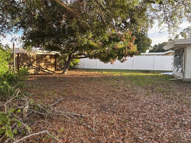 Building Photo - 1751 Suffolk Dr