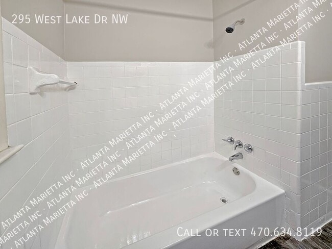 Building Photo - 295 W Lake Dr NW