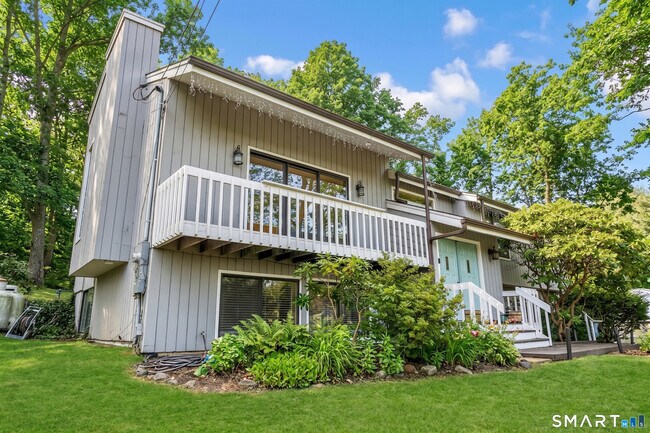 Building Photo - 520 Walnut Tree Hill Rd