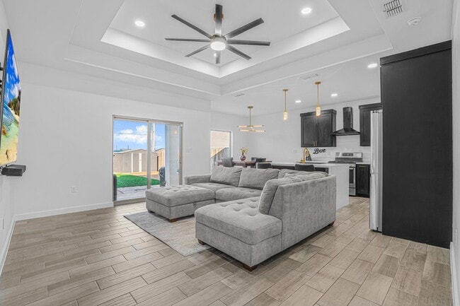 Building Photo - 3504 Jorge Sosa Dr