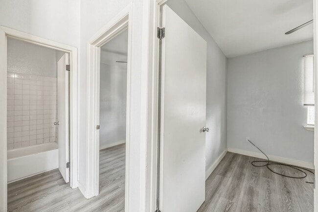 Building Photo - 2 Bedroom Apt in Brownsville, TX