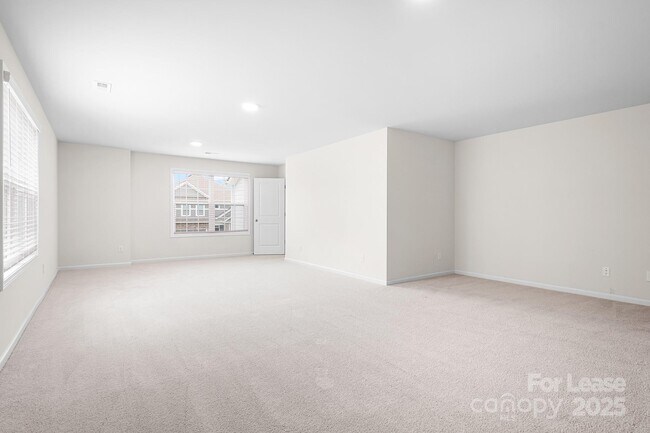 Building Photo - 1076 Thoroughbred Dr.