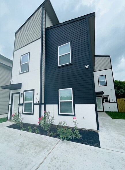 Primary Photo - 8157 Tate St