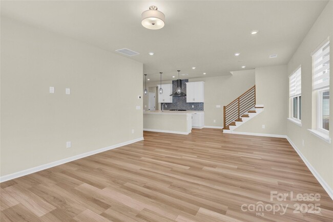 Building Photo - 5850 Strathmore Ct