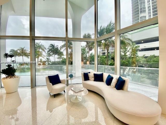 Building Photo - 16901 Collins Ave
