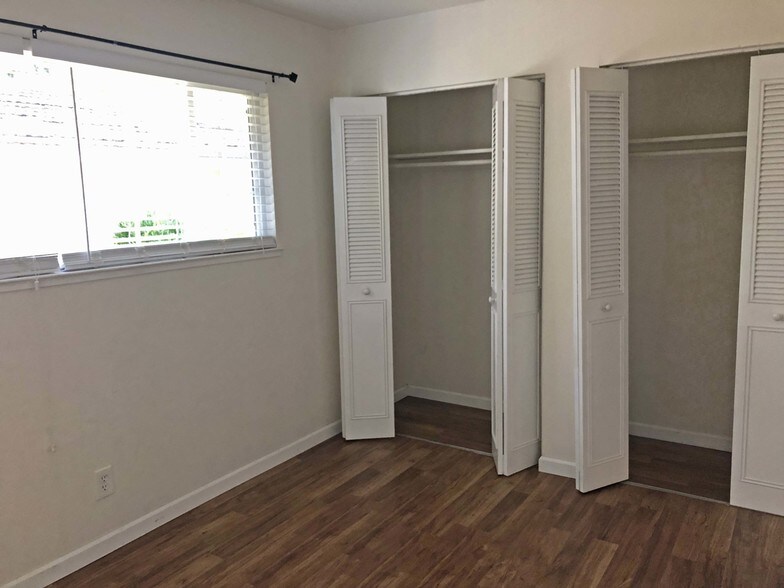 Building Photo - 767 Warring Dr