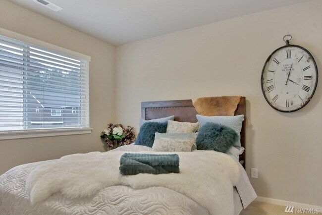 Building Photo - Auburn Lakeland Hills/Lakeview Community area 4 bedroom 2.5 bathroom home - Available May 1st, 2026