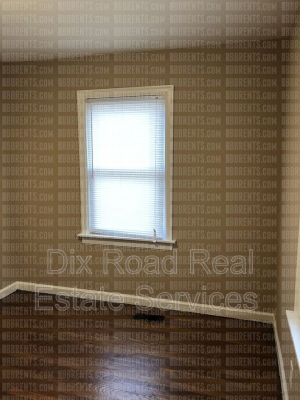 Building Photo - 743 Coralie St