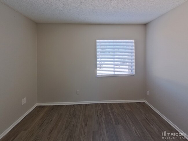Building Photo - 3771 W Dalphin Rd