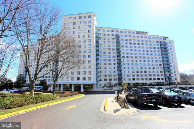 Primary Photo - 10500 Rockville Pike