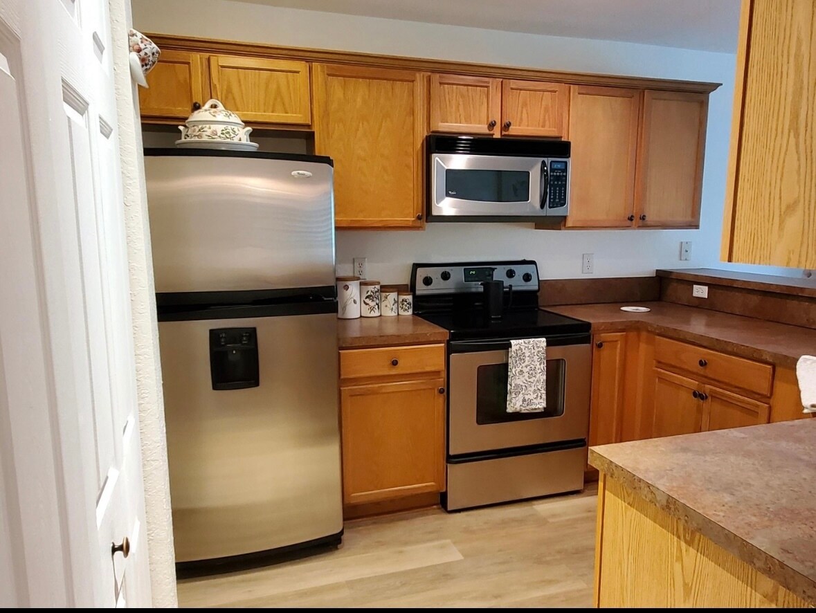 Building Photo - 2996 SE Lexington Lakes Dr