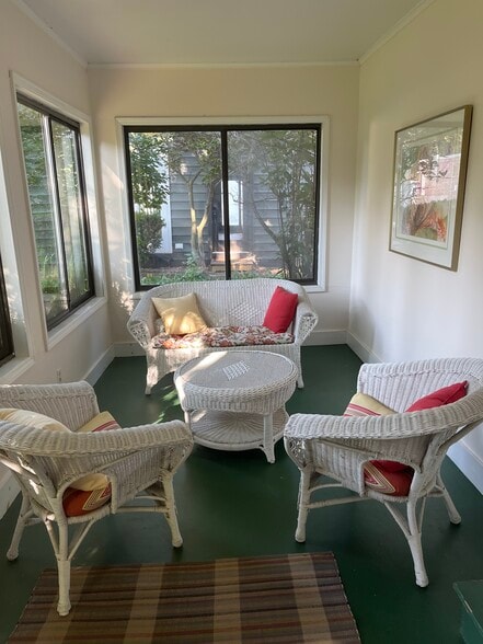 Back porch - 571 W End Dr