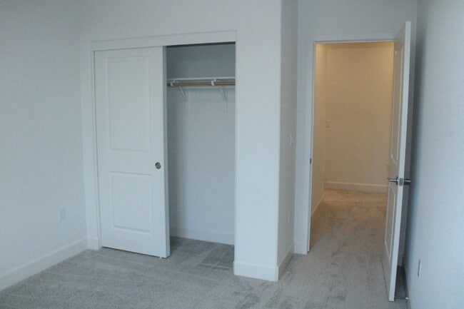 Building Photo - 4 Bedroom / 3 Bath House with Solar in San Marco Community-Close to Bart!