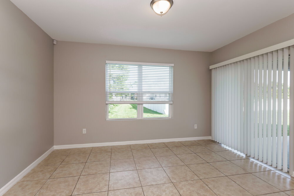 Building Photo - 2564 Surfside Blvd