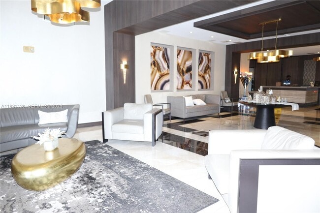 Building Photo - 20515 E Country Club Dr