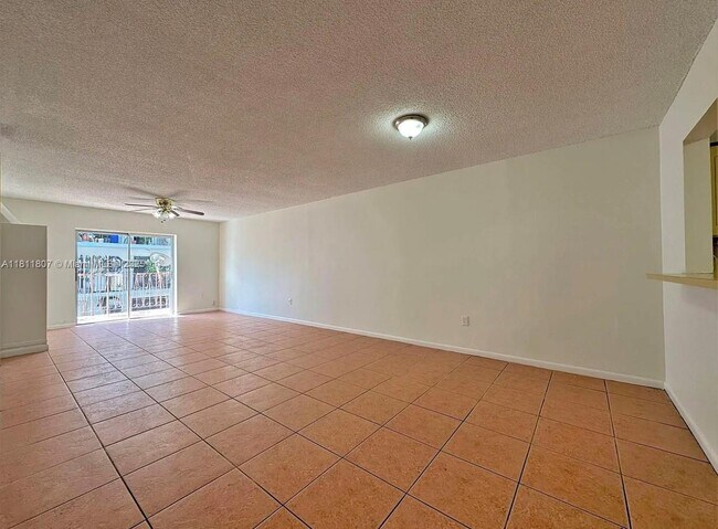 Building Photo - 1630 W 46th St