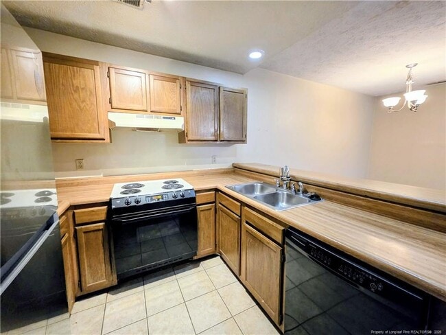 Building Photo - 1861 Tryon Dr