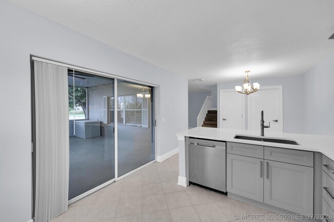Building Photo - 3513 SW Sunset Trace Cir