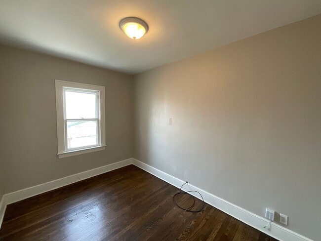 Building Photo - 19824 Pasnow Ave