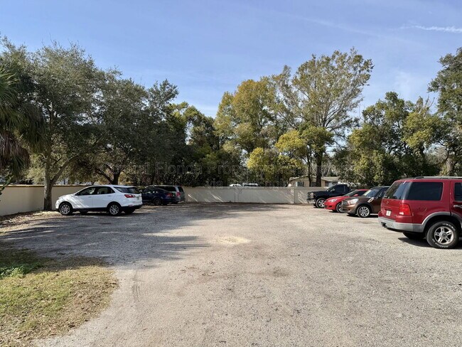 Building Photo - 3520 Seneca Club Loop