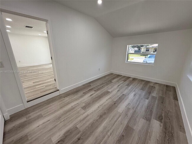 Building Photo - 6391 SW 39th St
