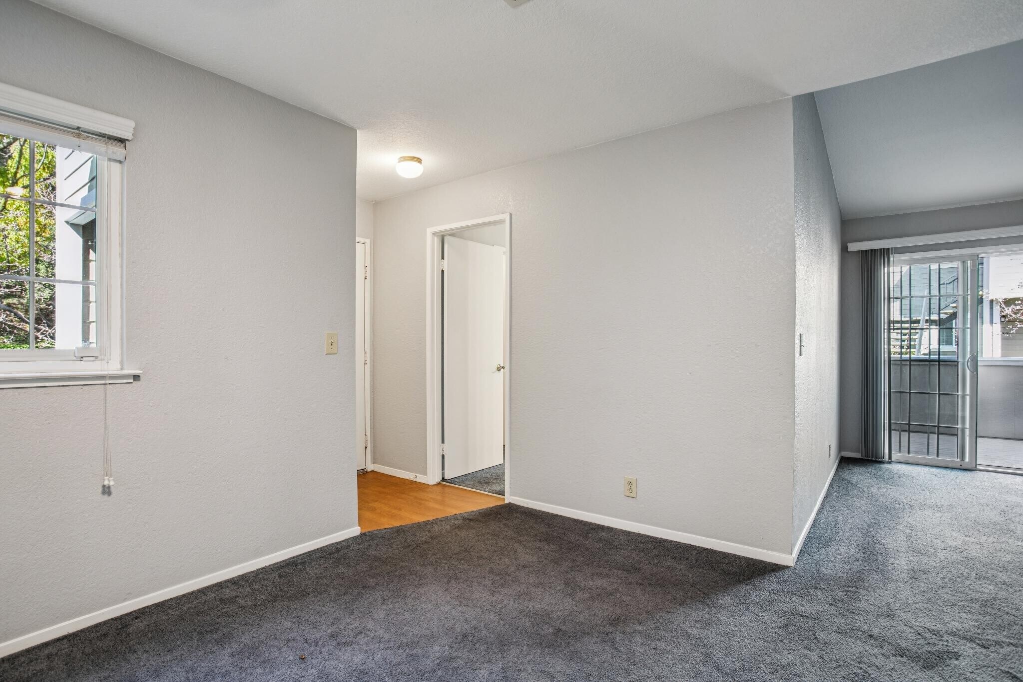 Building Photo - 600 Canyon Oaks Dr