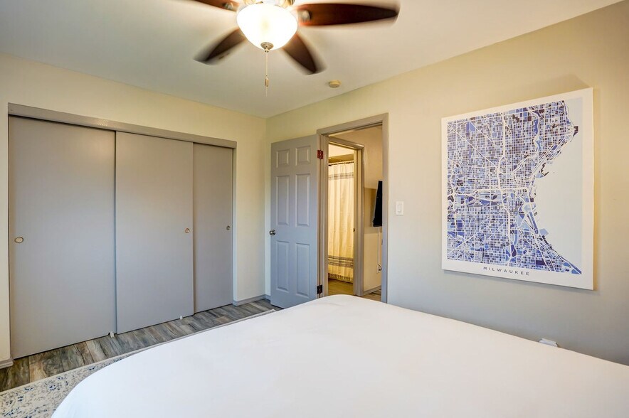 Building Photo - 407 S 94th Pl