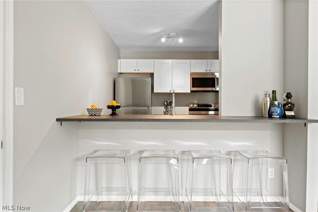 Building Photo - 10524 Clifton Blvd