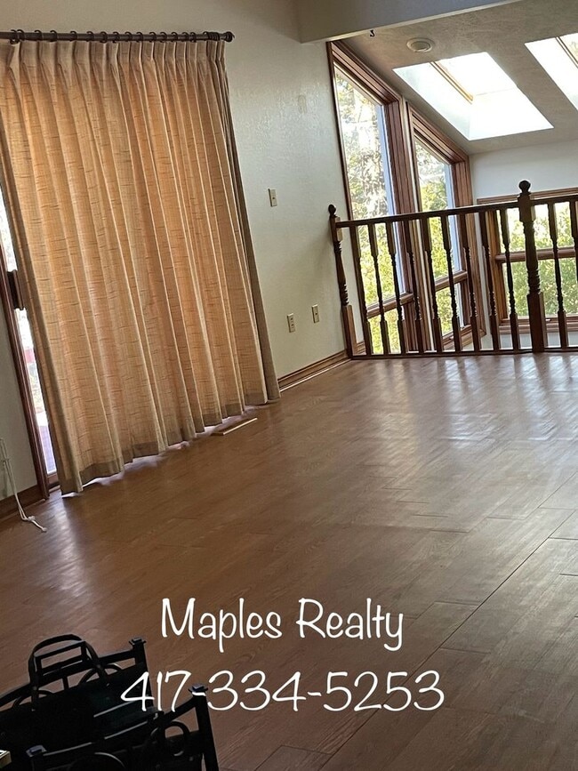 Building Photo - NEW LISTING - 3 bedroom, 2.5 bath in Ridgedale, MO near Big Cedar Lodge