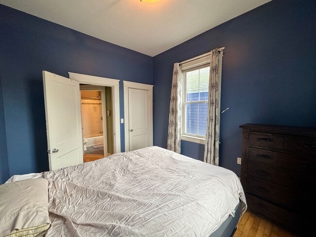 Building Photo - 168 Neal St