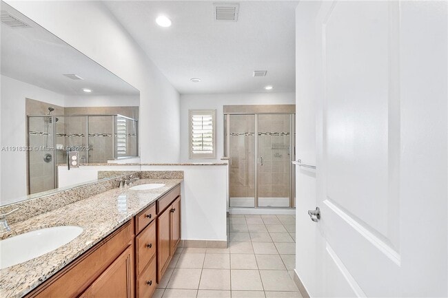 Building Photo - 6920 SW 96th Ct