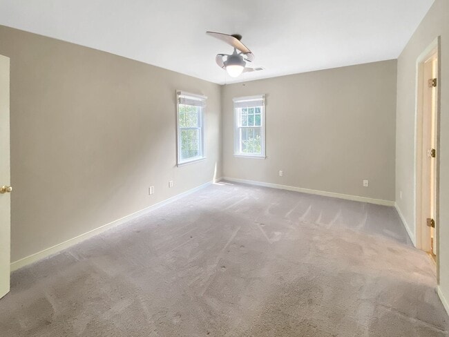 Building Photo - Spacious 4 Bedroom Home in Pebble Creek!