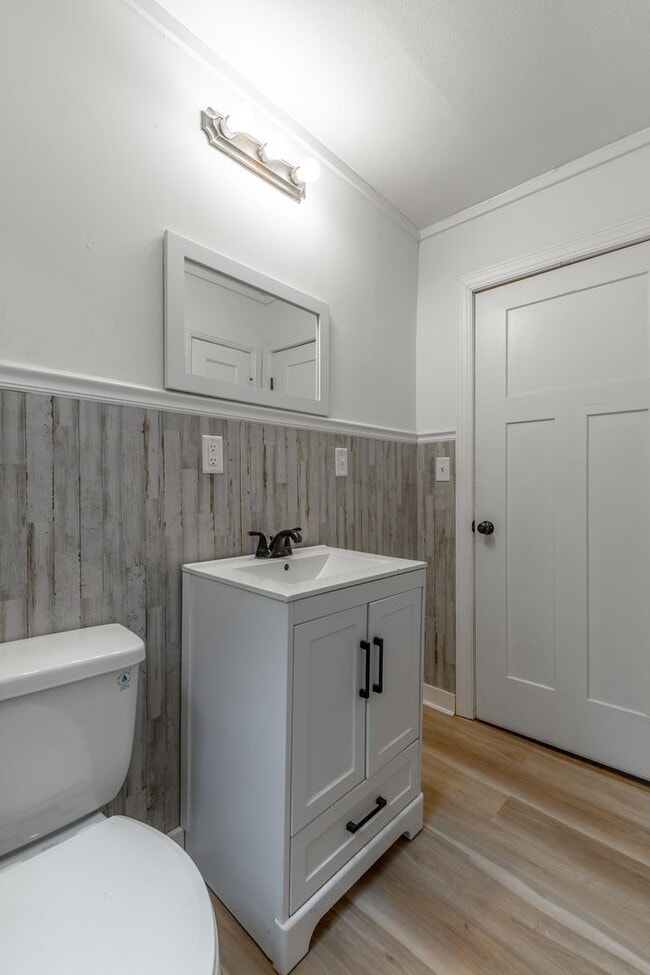 Building Photo - 2 Bedroom Home in East Ridge