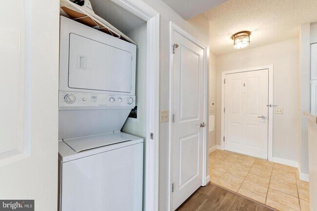 Building Photo - 555 Massachusetts Ave NW