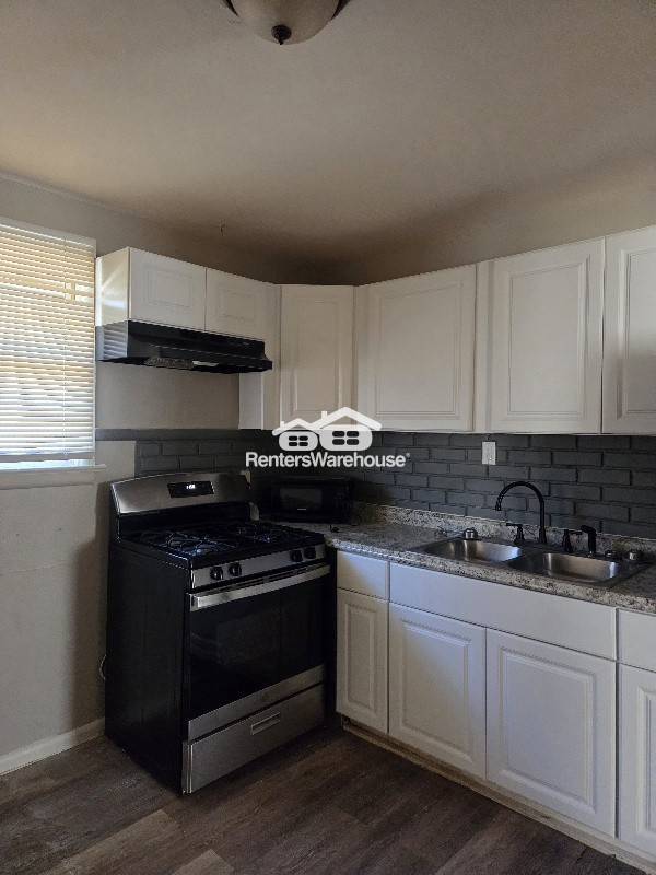 Building Photo - 104 Fenwick Dr