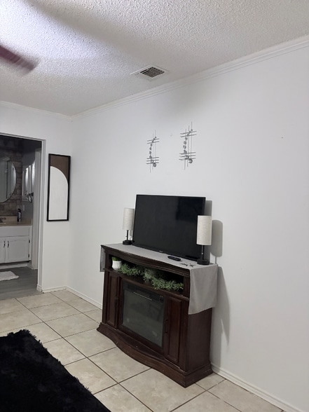 Building Photo - 15403 Forest Peak