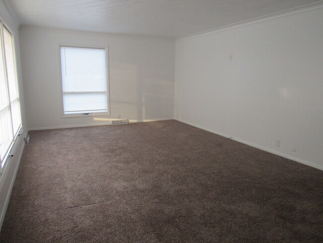 Building Photo - 345 8th St