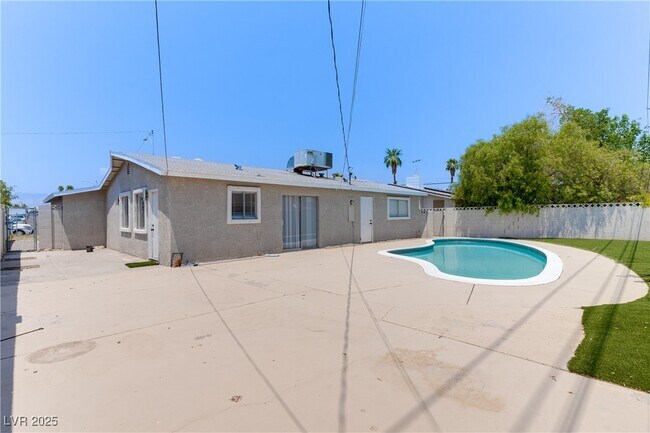 Building Photo - 1516 Saylor Way
