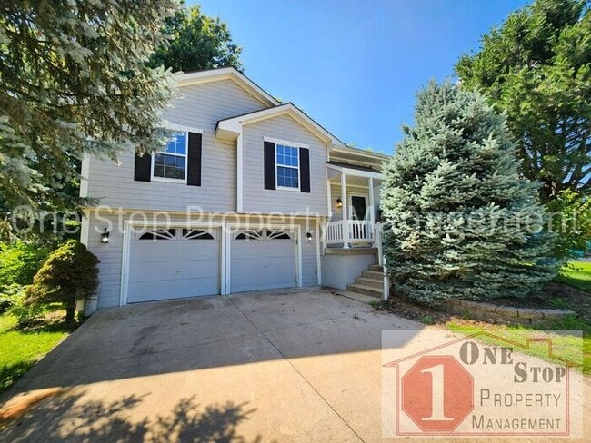 Primary Photo - 4 bedroom, 2.5 bathroom, 2 car garage home...