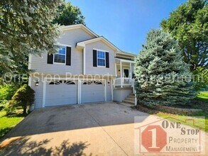 Building Photo - 4 bedroom, 2.5 bathroom, 2 car garage home...