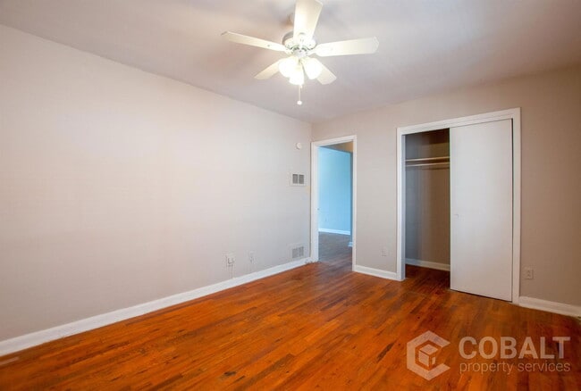 Building Photo - 896 Greenwood Ave NE