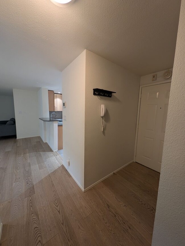 Building Photo - Capitol Hill Condo Available in June - Two Bedroom, High Floor Unit w/ A/C