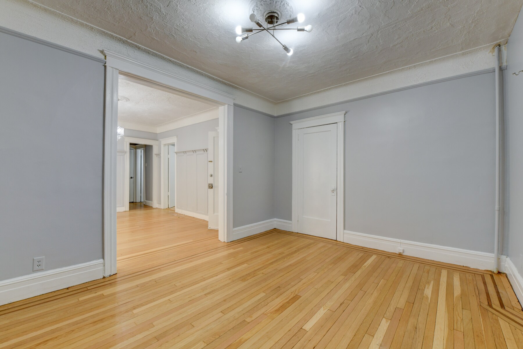 Building Photo - 433 74th St
